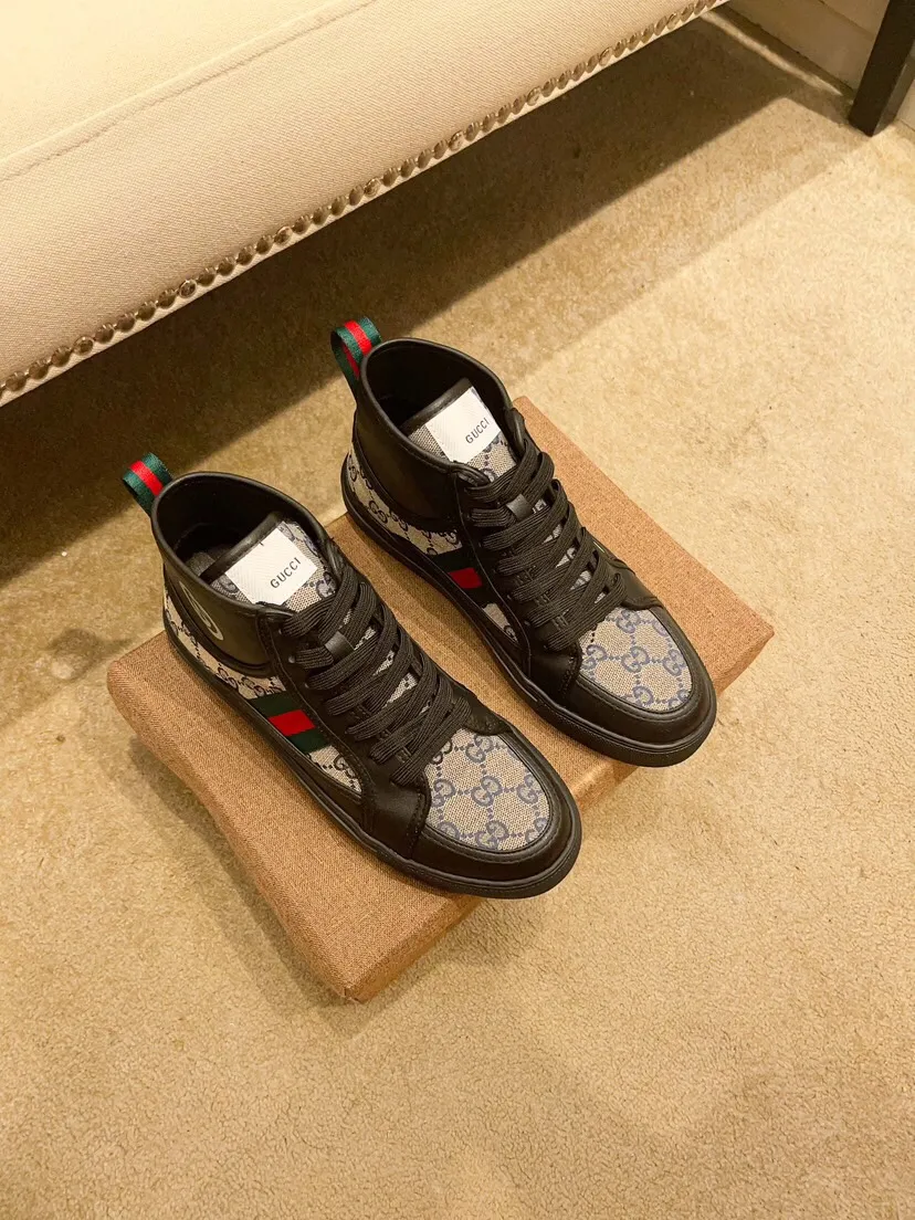 Factory price 440 [Gucci] Gucci's latest high-top casual Korean-style men's shoes, brand new autumn and winter design, perfect workmanship, cabinet quality, upper: cowhide material, leather lining; soft and comfortable, rubber outsole ultra-light, wear-resistant, simple, versatile fashion men's shoes, color optional, size 38--44